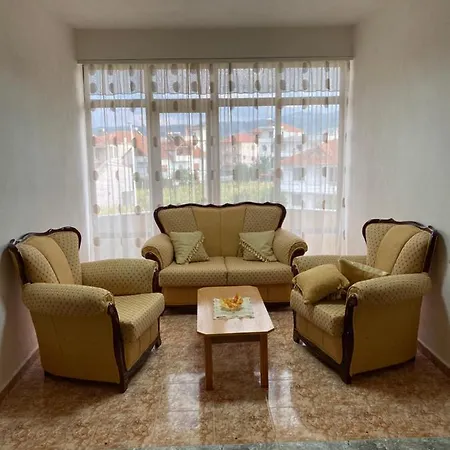 Vila Alolli Guest house Bucimas