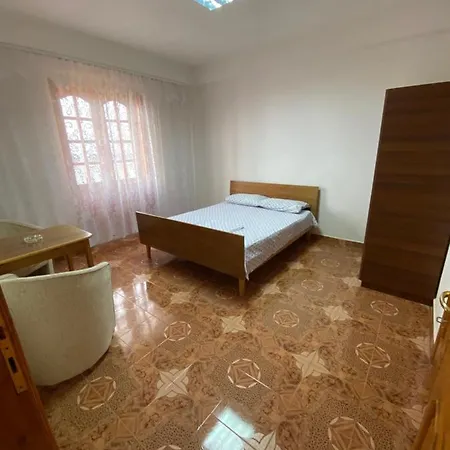 Vila Alolli *