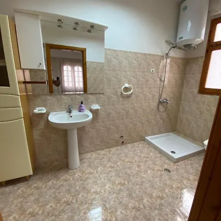 Guest house Vila Alolli *